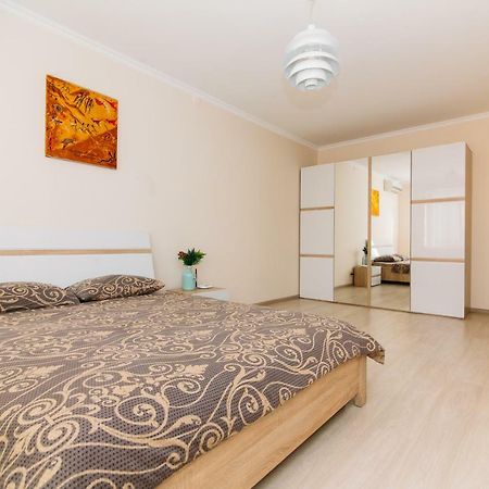 Luxury studio apart-hotel in Centre 2 room Sumy Esterno foto