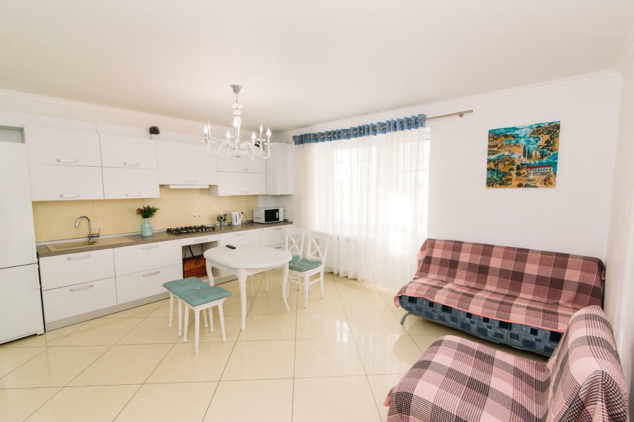 Luxury studio apart-hotel in Centre 2 room Sumy Esterno foto