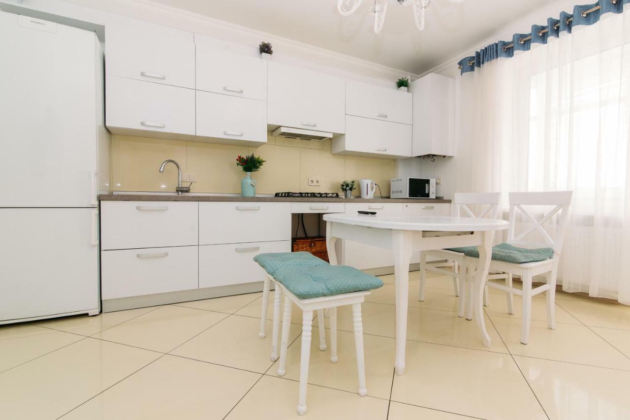 Luxury studio apart-hotel in Centre 2 room Sumy Esterno foto