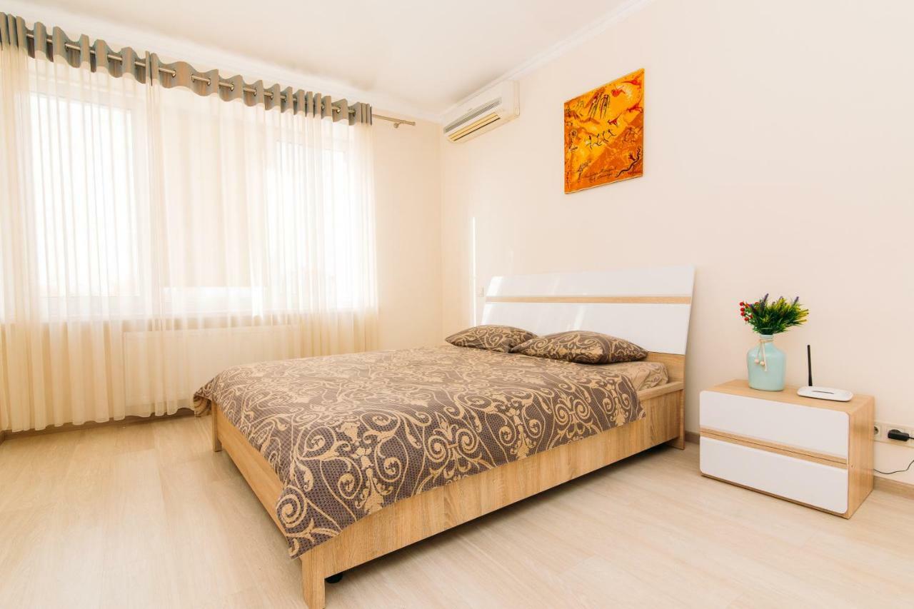 Luxury studio apart-hotel in Centre 2 room Sumy Esterno foto