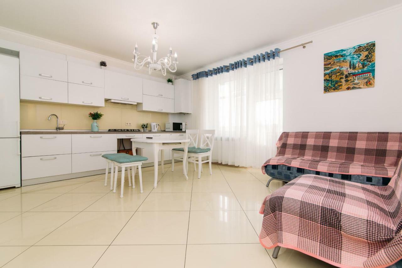 Luxury studio apart-hotel in Centre 2 room Sumy Esterno foto