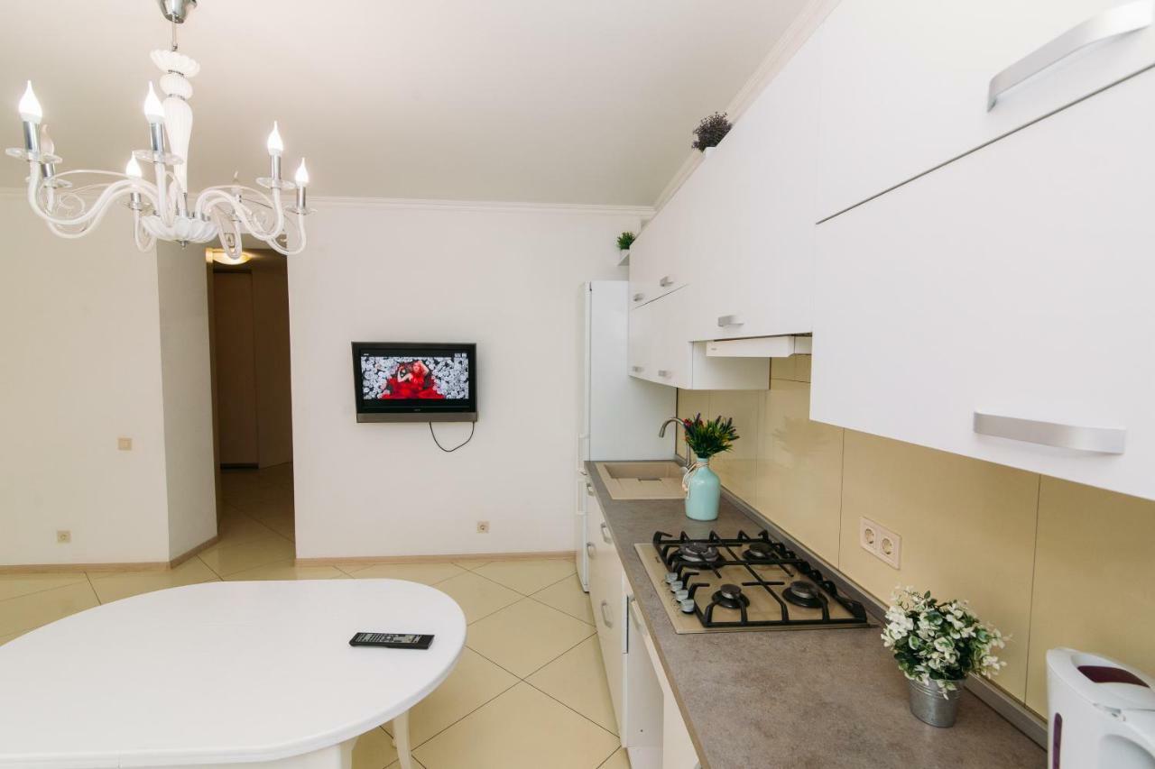 Luxury studio apart-hotel in Centre 2 room Sumy Esterno foto