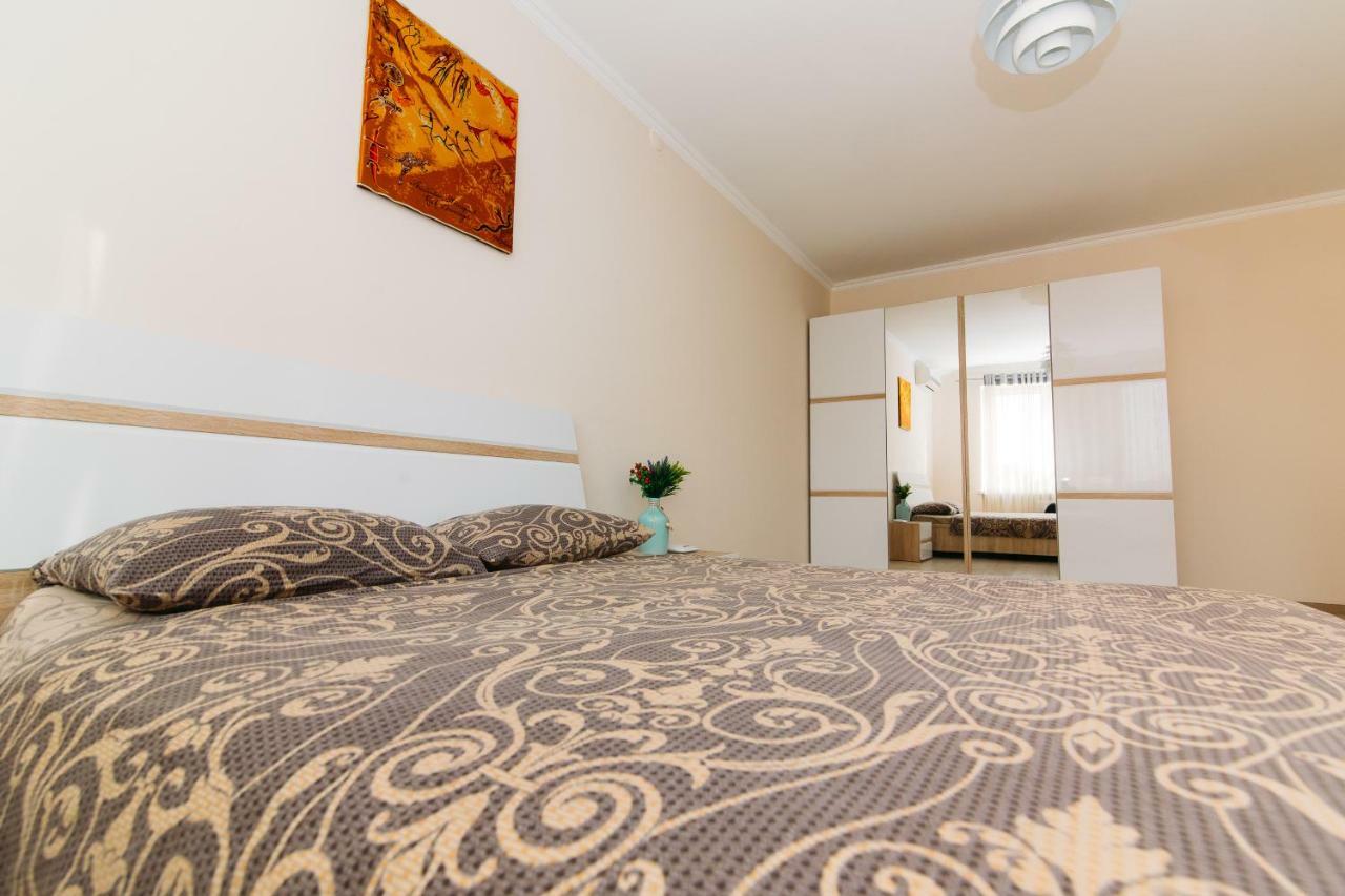 Luxury studio apart-hotel in Centre 2 room Sumy Esterno foto